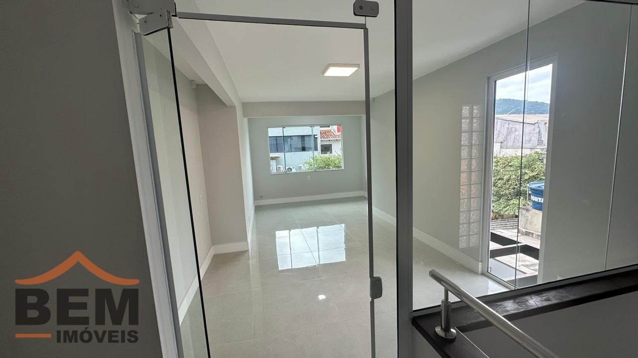 Sala Comercial para Locação com 400m² no bairro Fazenda, em Itajaí: 8 - INTERIOR DA SALA