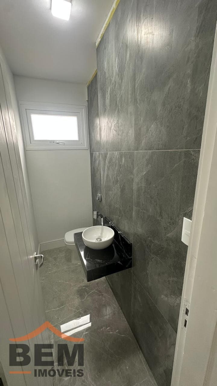 Sala Comercial para Locação com 400m² no bairro Fazenda, em Itajaí: 16 - BANHEIRO