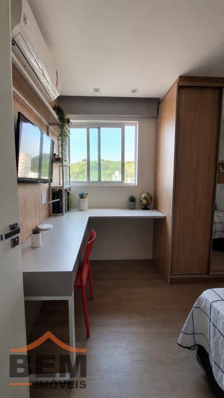 Apartamento para Venda com 3 quartos e 90m² no bairro Vila Operária, em Itajaí