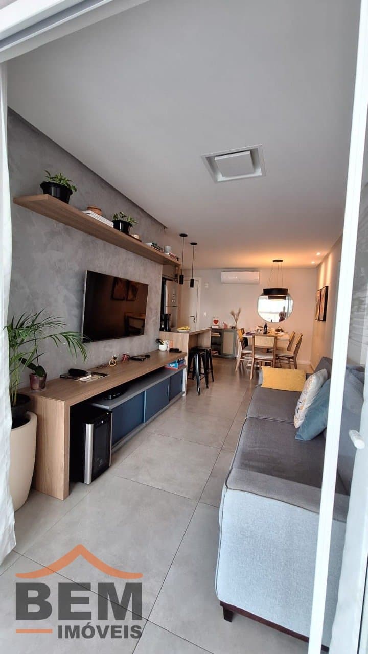 Apartamento para Venda com 3 quartos e 90m² no bairro Vila Operária, em Itajaí