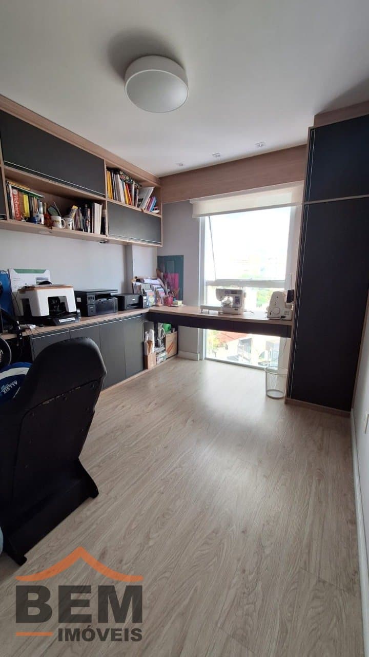 Apartamento para Venda com 3 quartos e 90m² no bairro Vila Operária, em Itajaí