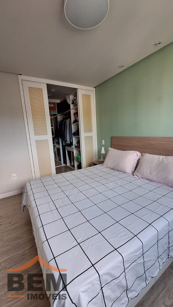 Apartamento para Venda com 3 quartos e 90m² no bairro Vila Operária, em Itajaí