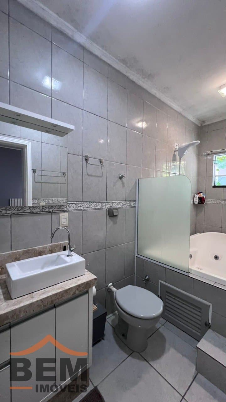 Casa para Venda com 5 quartos e 325m² no bairro Ressacada, em Itajaí