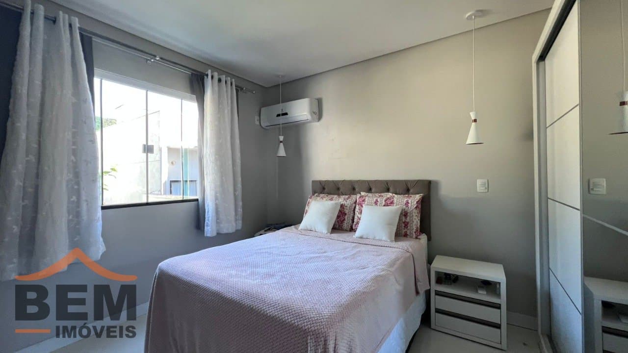 Casa para Venda com 5 quartos e 325m² no bairro Ressacada, em Itajaí
