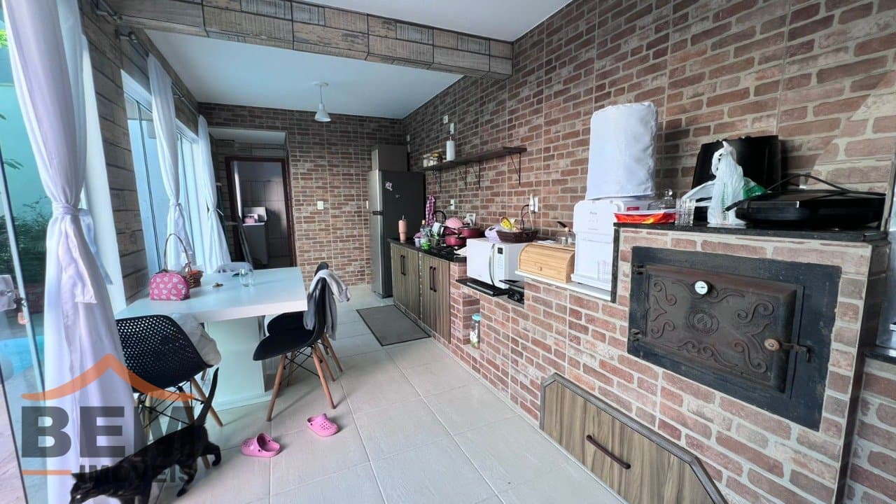 Casa para Venda com 5 quartos e 325m² no bairro Ressacada, em Itajaí