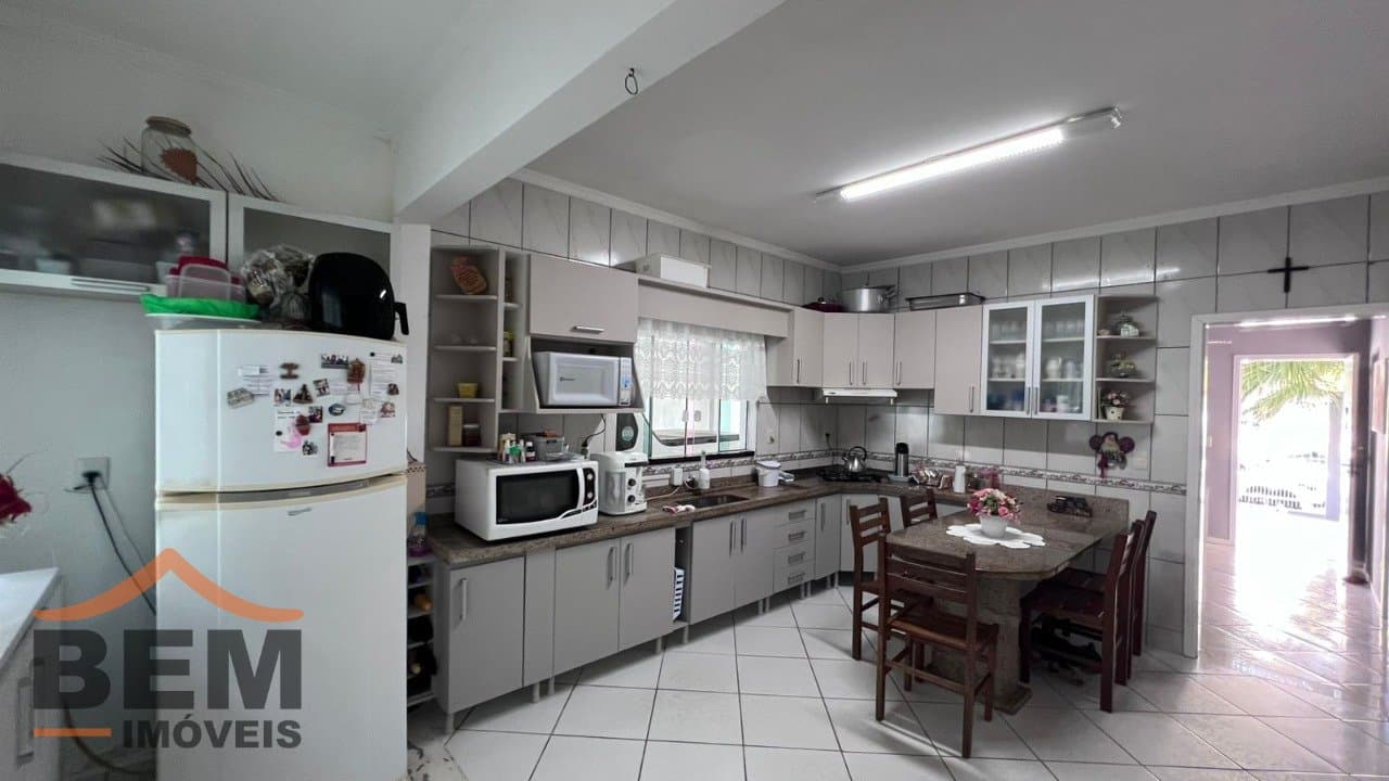 Casa para Venda com 5 quartos e 325m² no bairro Ressacada, em Itajaí