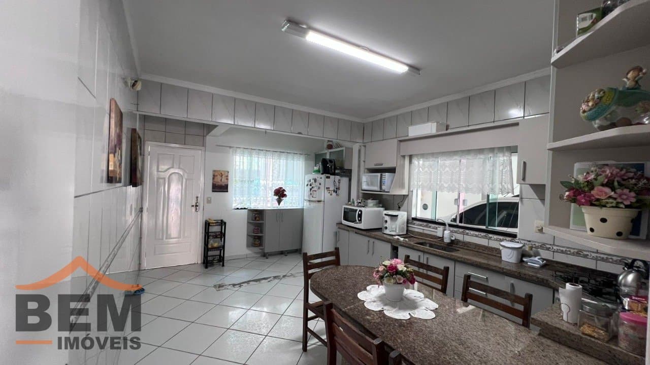 Casa para Venda com 5 quartos e 325m² no bairro Ressacada, em Itajaí