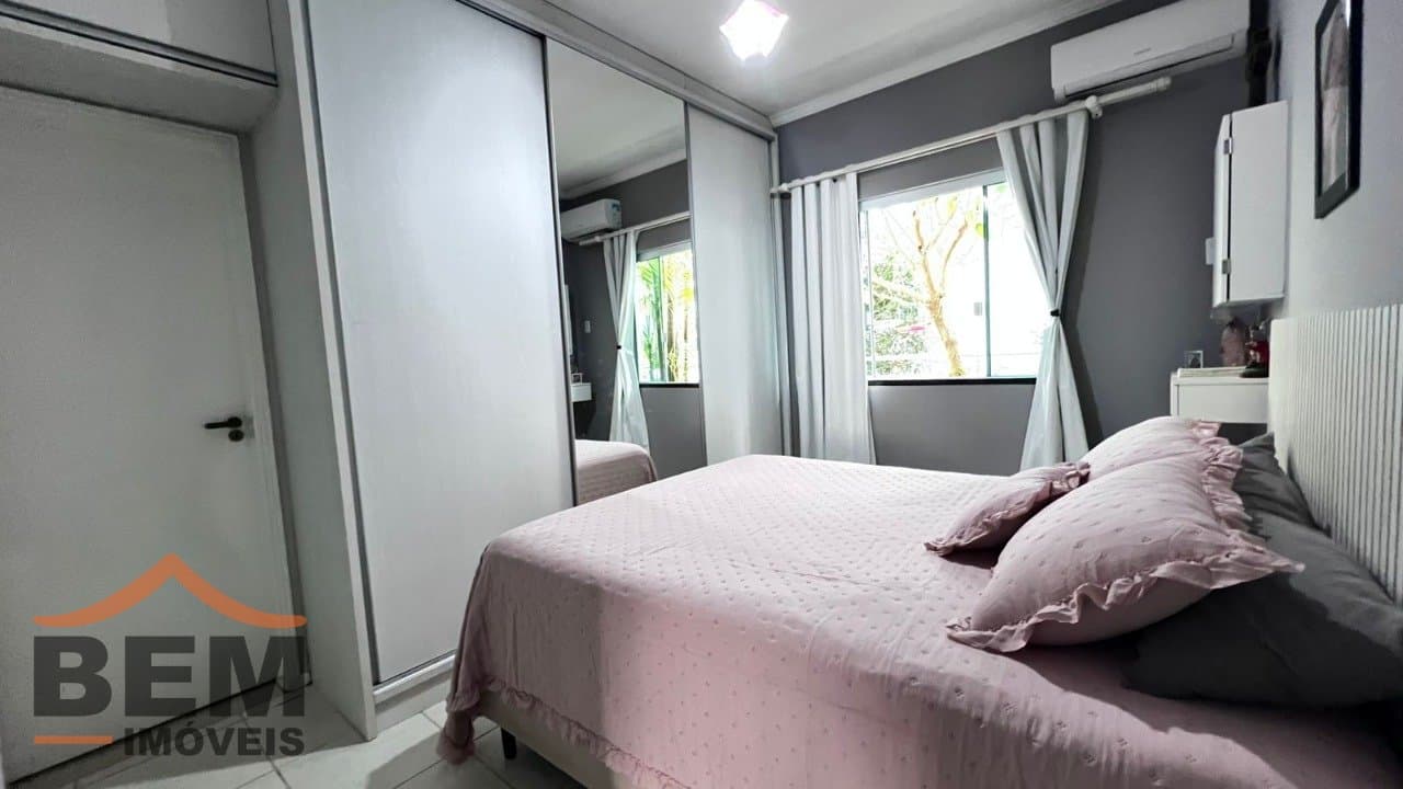 Casa para Venda com 5 quartos e 325m² no bairro Ressacada, em Itajaí