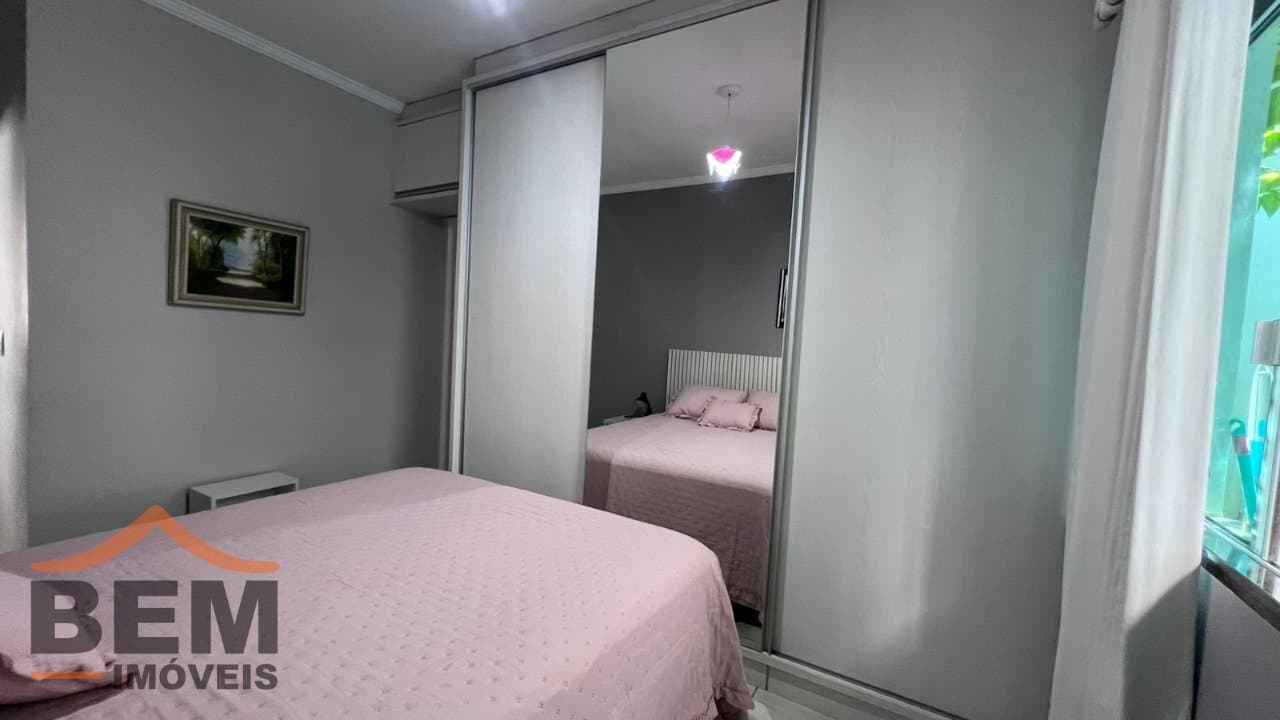 Casa para Venda com 5 quartos e 325m² no bairro Ressacada, em Itajaí