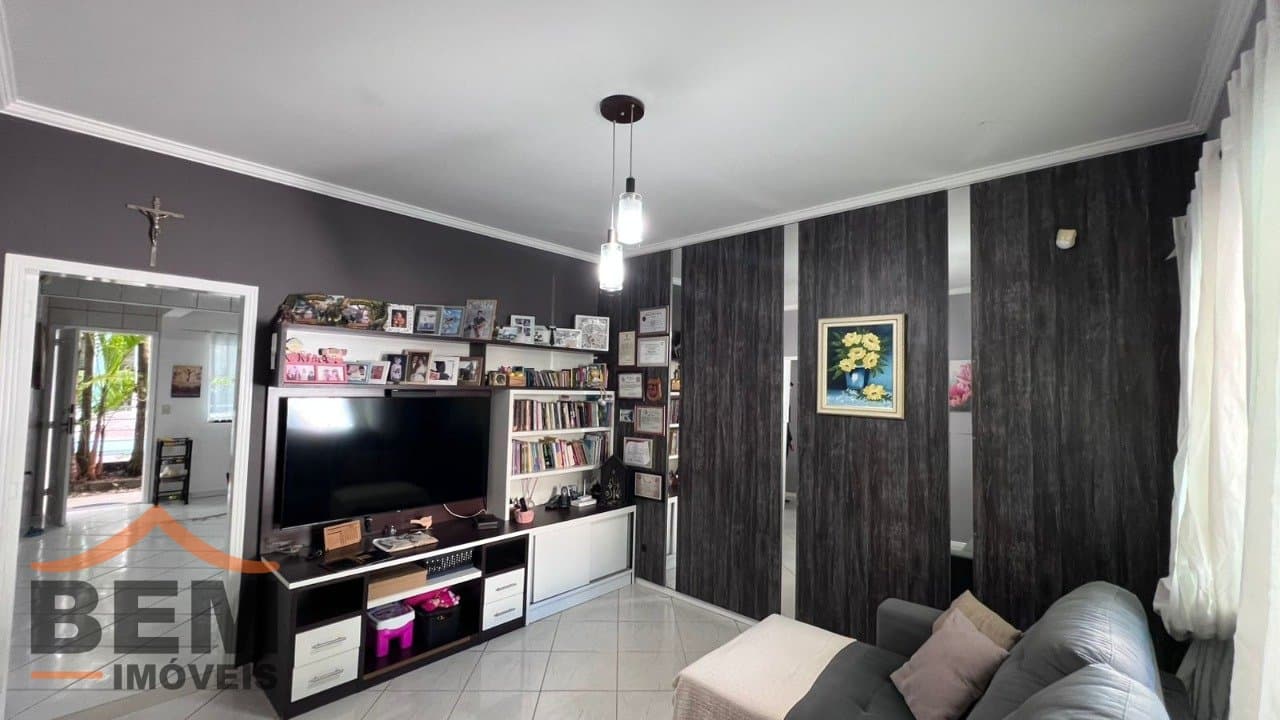 Casa para Venda com 5 quartos e 325m² no bairro Ressacada, em Itajaí