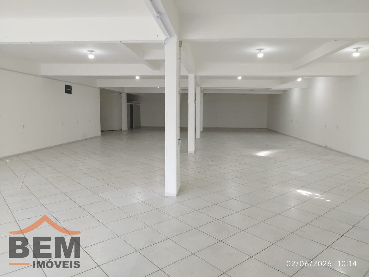 Sala Comercial para Locação com 380m² no bairro São Vicente, em Itajaí: 04 - INTERNO