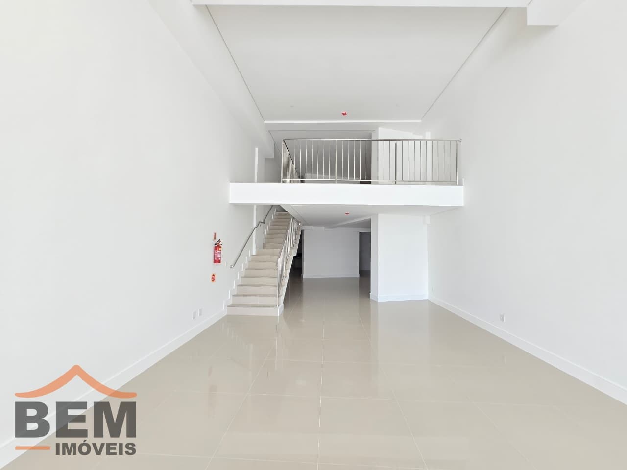 Sala Comercial para Locação com 152m² no bairro Centro, em Balneário Camboriú: 03-SALA COMERCIAL