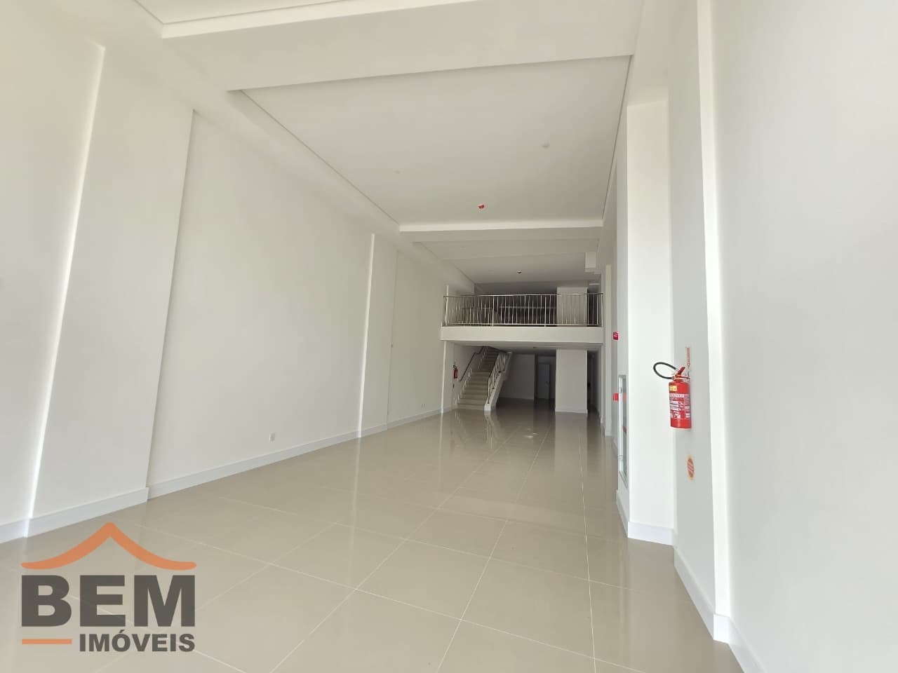 Sala Comercial para Locação com 147m² no bairro Centro, em Balneário Camboriú: 03-SALA COMERCIAL