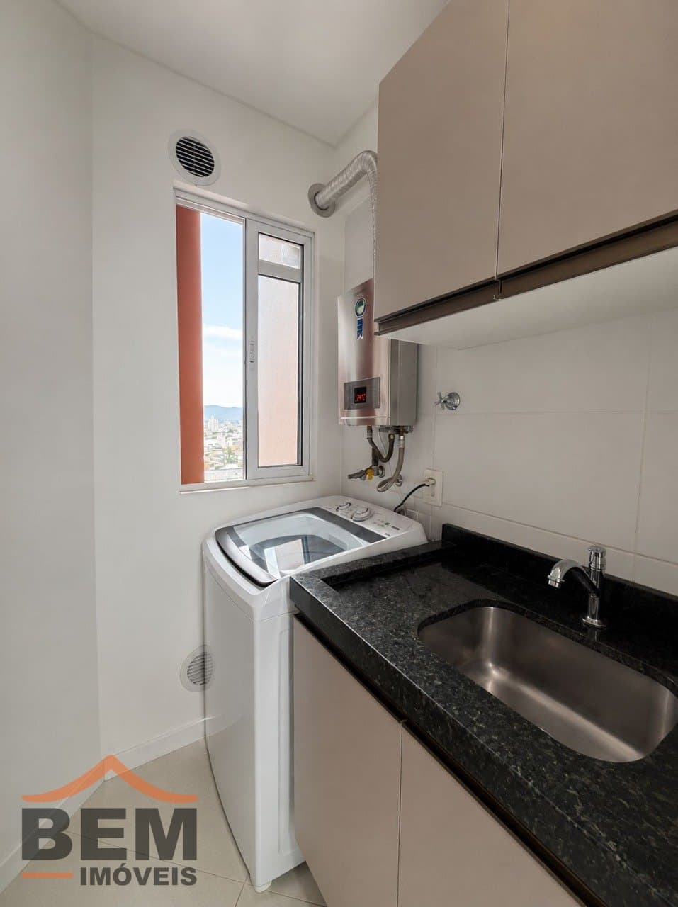 Apartamento para Venda com 2 quartos e 70m² no bairro Cordeiros, em Itajaí