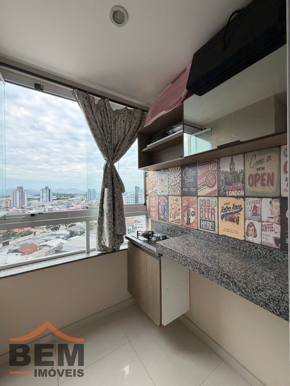 Apartamento para Venda com 2 quartos e 70m² no bairro Cordeiros, em Itajaí