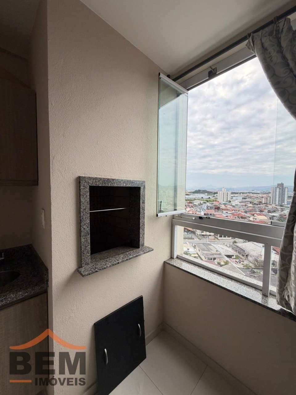 Apartamento para Venda com 2 quartos e 70m² no bairro Cordeiros, em Itajaí