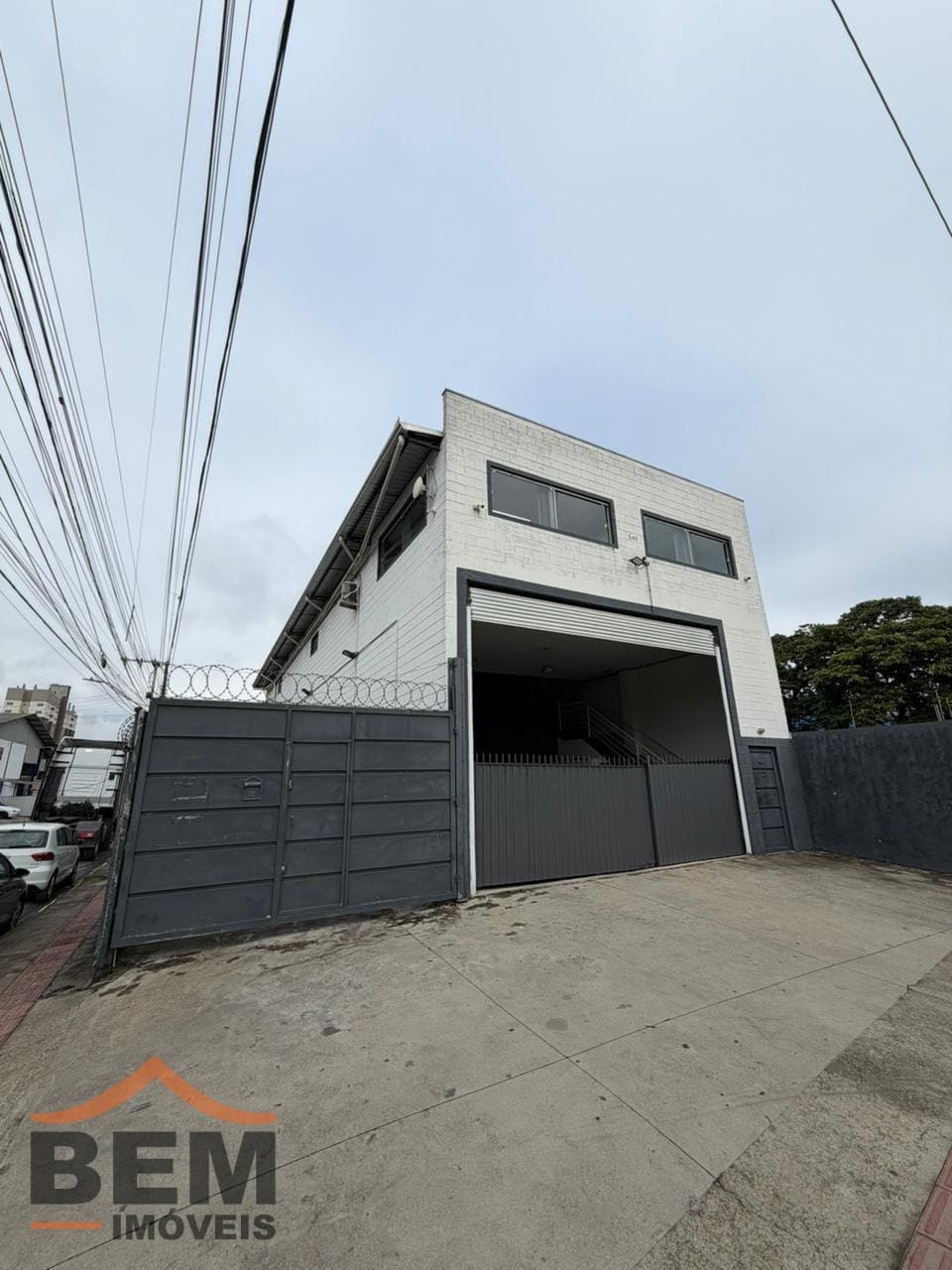 Galpão com 380m² no bairro Cordeiros, em Itajaí