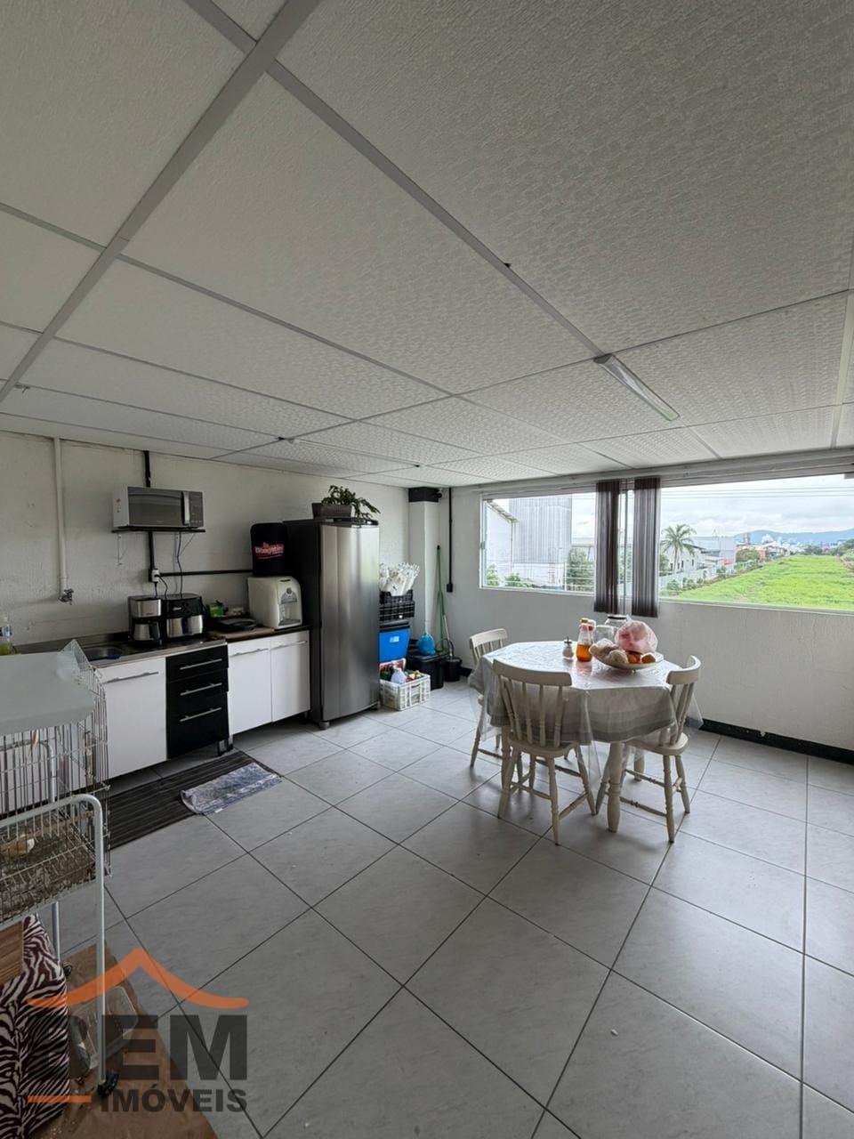Galpão com 380m² no bairro Cordeiros, em Itajaí