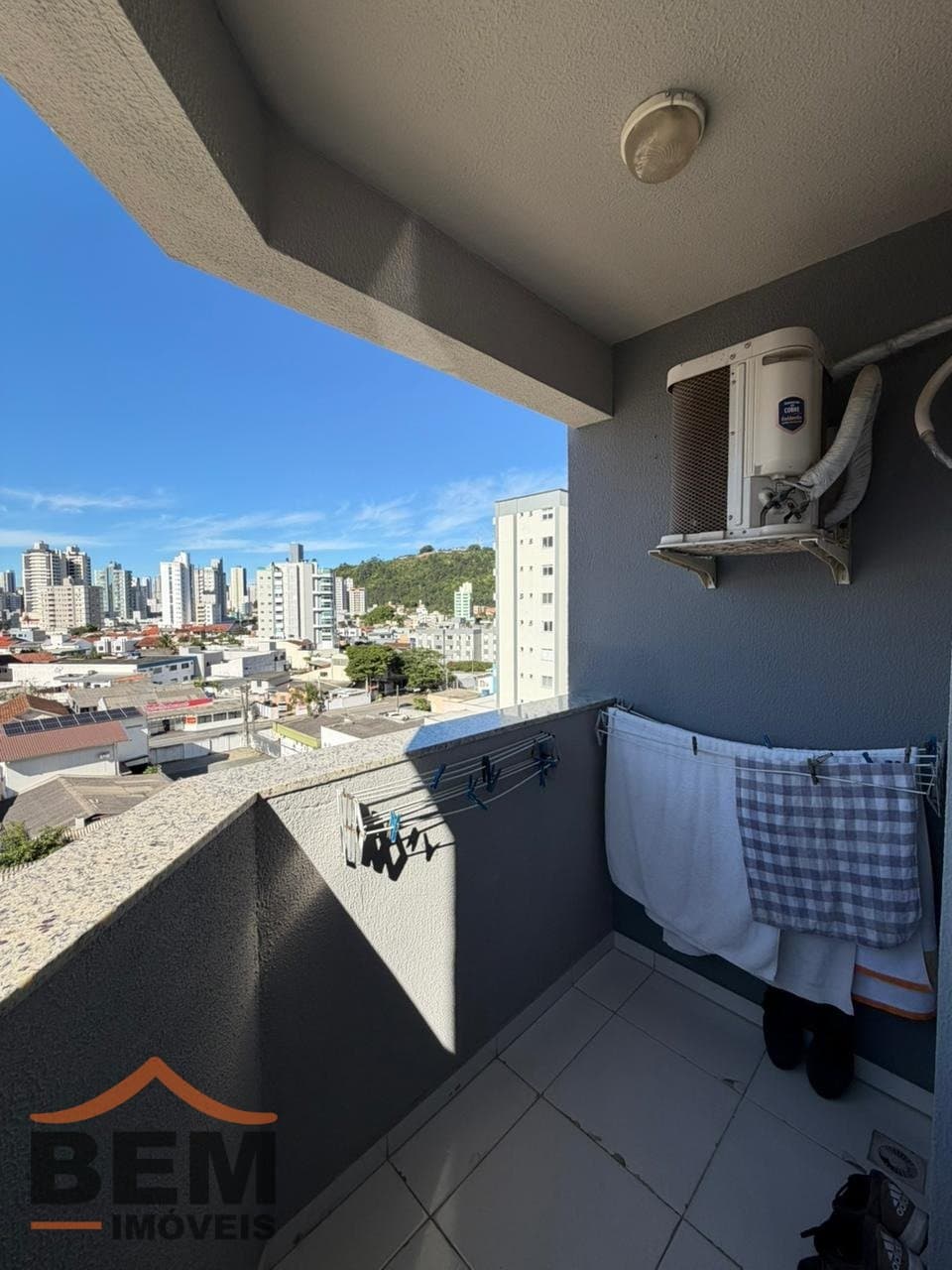 Apartamento para Venda com 3 quartos e 90m² no bairro Vila Operária, em Itajaí