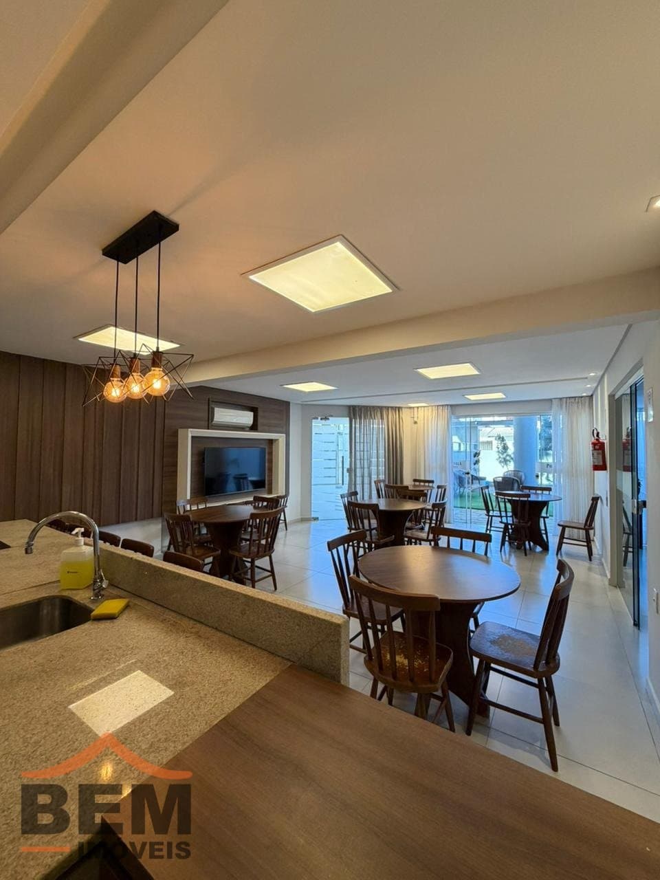 Apartamento para Venda com 3 quartos e 90m² no bairro Vila Operária, em Itajaí