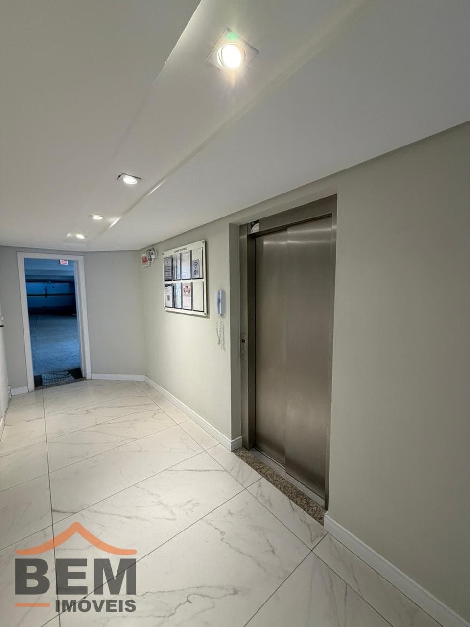 Apartamento para Venda com 3 quartos e 90m² no bairro Vila Operária, em Itajaí