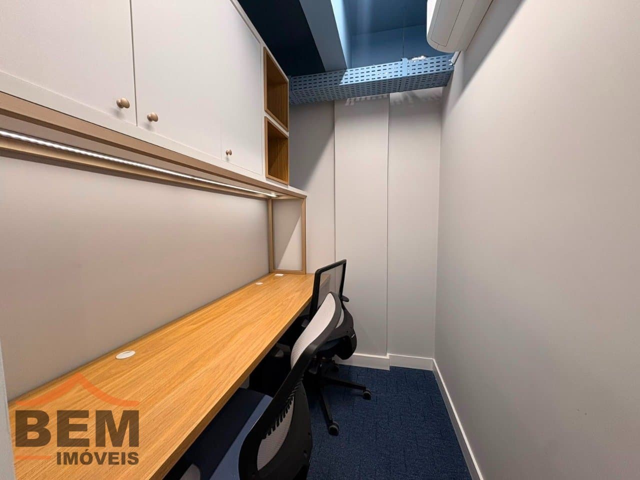 Sala Comercial para Locação com 7m² no bairro Centro, em Itajaí: 1 - ESCRITÓRIO