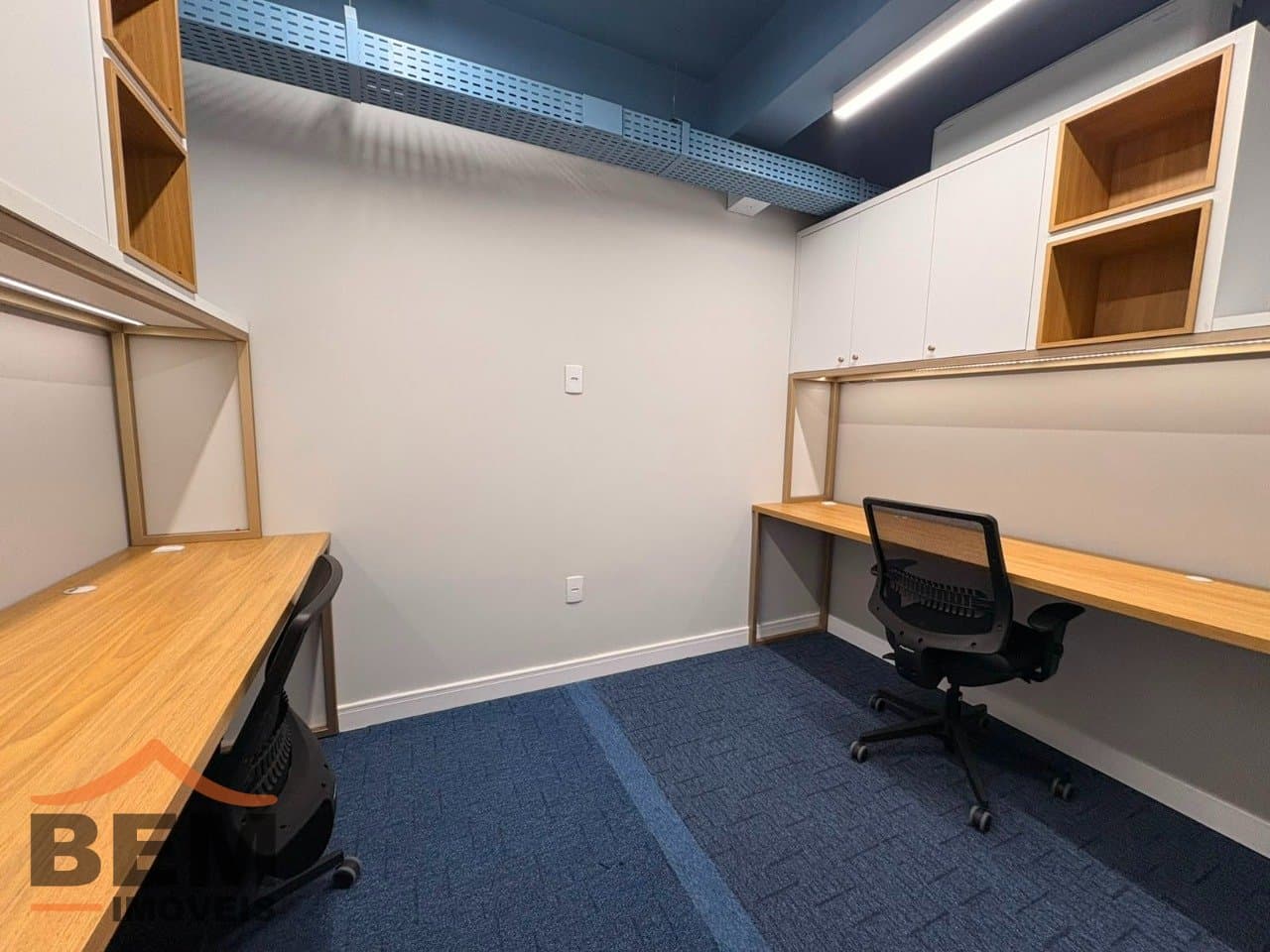 Sala Comercial para Locação com 10m² no bairro Centro, em Itajaí: 1 - ESCRITÓRIO