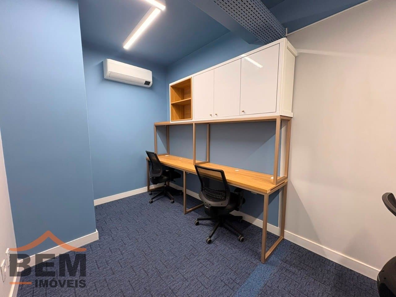 Sala Comercial para Locação com 15m² no bairro Centro, em Itajaí: 1 - ESCRITÓRIO