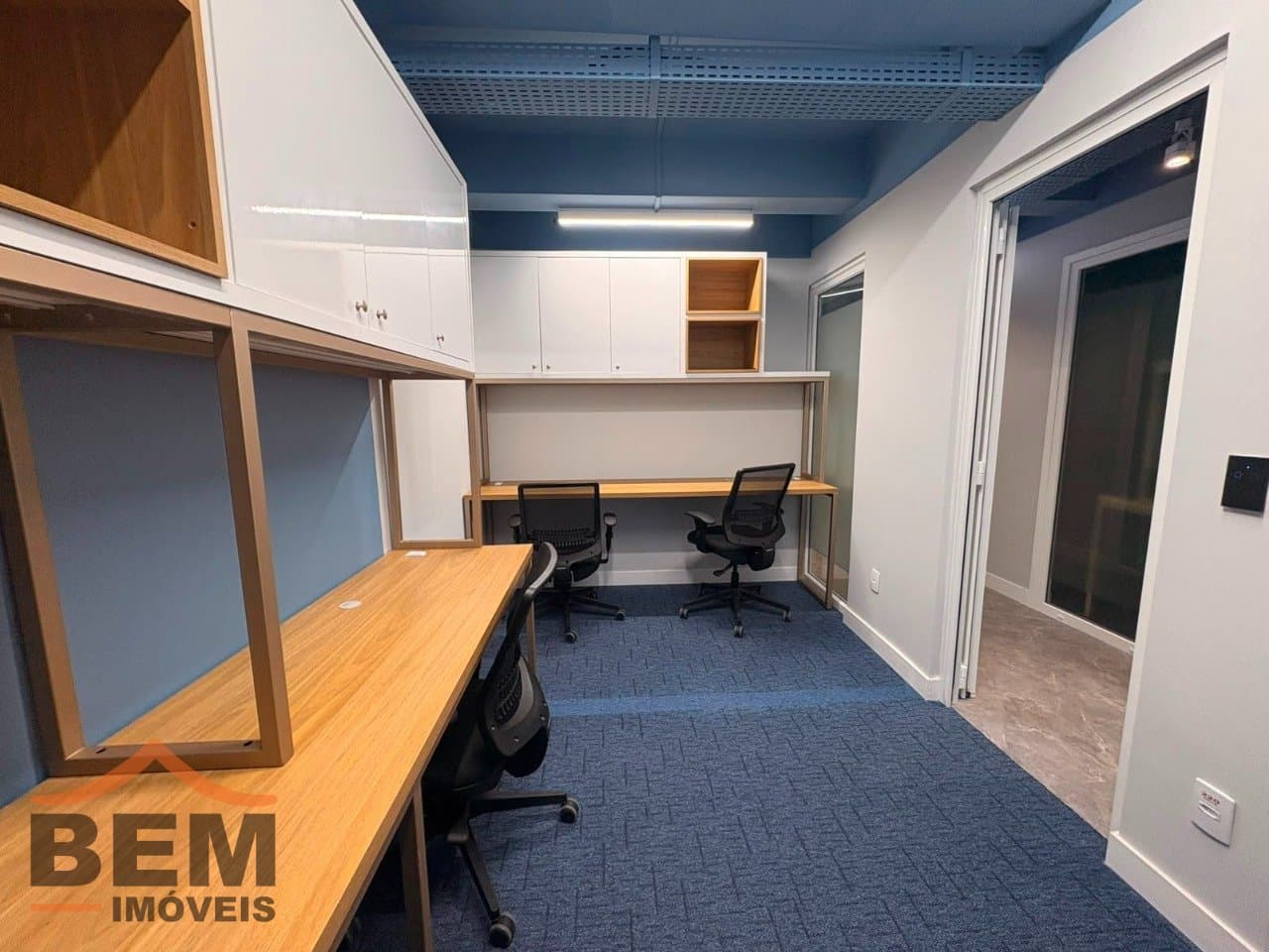 Sala Comercial para Locação com 15m² no bairro Centro, em Itajaí: 2 - ESCRITÓRIO