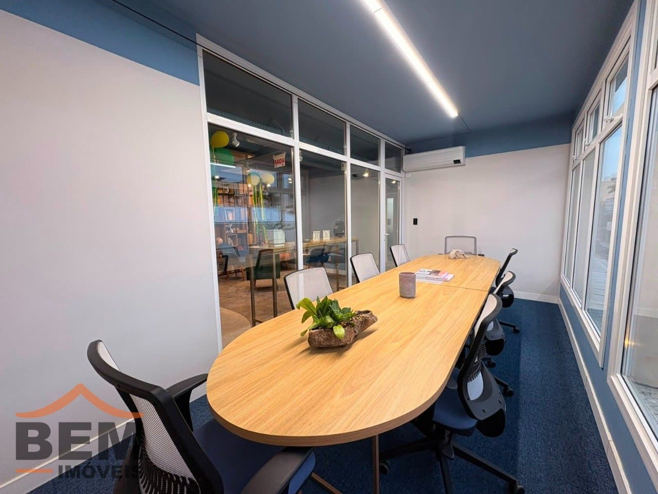 Sala Comercial para Locação com 20m² no bairro Centro, em Itajaí: 6 - SALA DE REUNIÃO