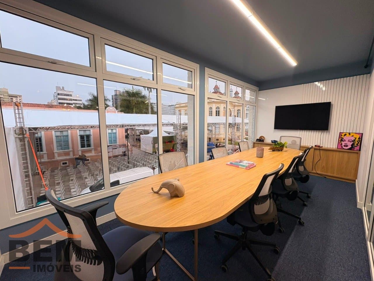 Sala Comercial para Locação com 20m² no bairro Centro, em Itajaí: 7 - SALA DE REUNIÃO