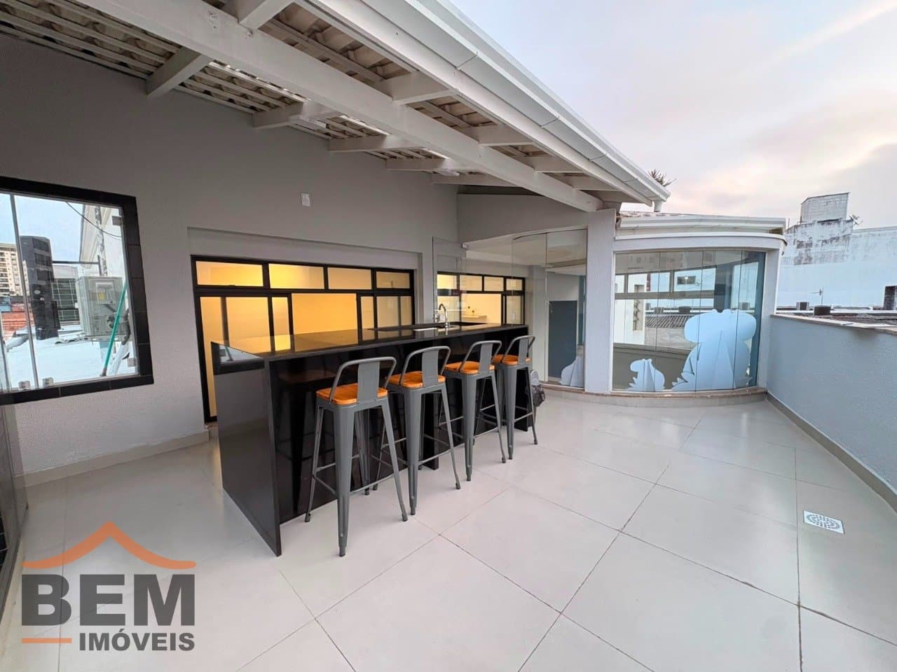 Sala Comercial para Locação com 20m² no bairro Centro, em Itajaí: 10 - ÁREA EXTERNA
