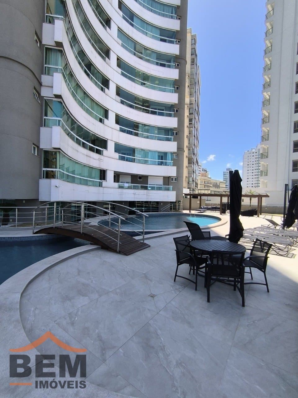 Apartamento para Venda com 3 quartos e 143m² no bairro Centro, em Itajaí