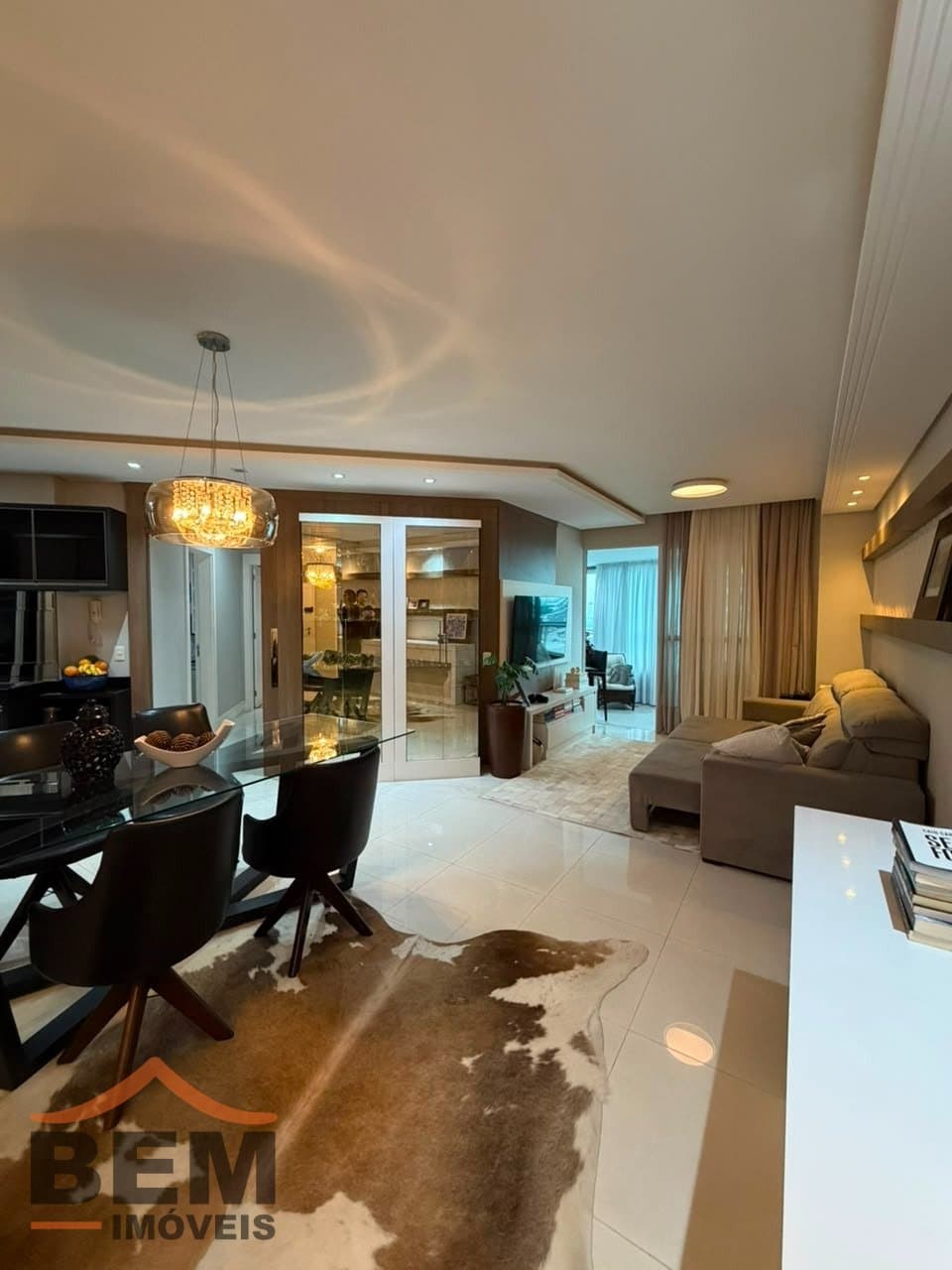 Apartamento para Venda com 3 quartos e 143m² no bairro Centro, em Itajaí