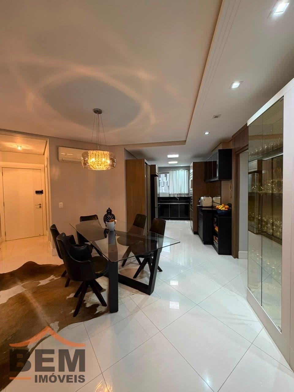 Apartamento para Venda com 3 quartos e 143m² no bairro Centro, em Itajaí
