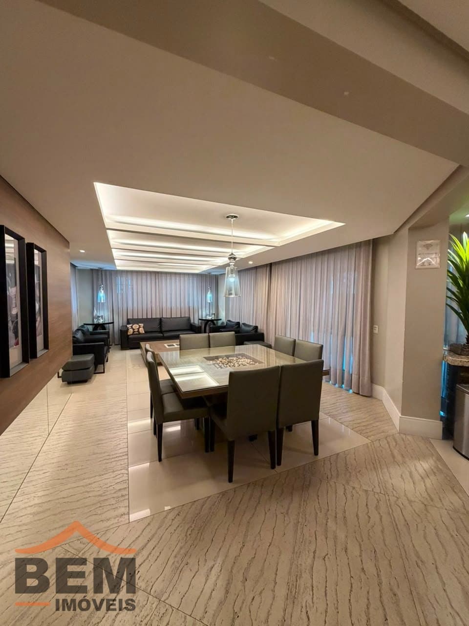 Apartamento para Venda com 3 quartos e 143m² no bairro Centro, em Itajaí