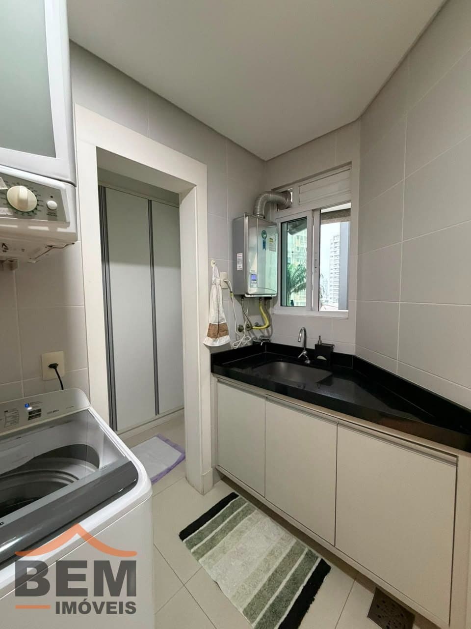 Apartamento para Venda com 3 quartos e 143m² no bairro Centro, em Itajaí