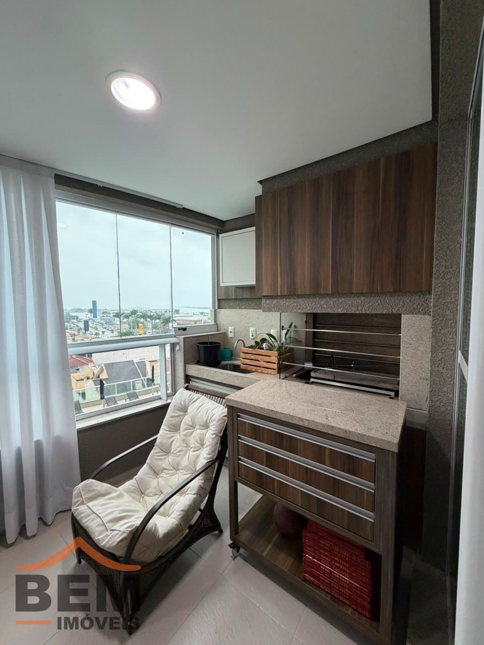 Apartamento para Venda com 3 quartos e 143m² no bairro Centro, em Itajaí
