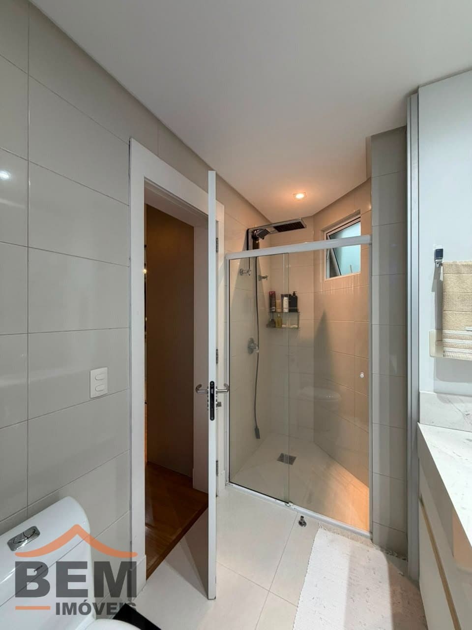 Apartamento para Venda com 3 quartos e 143m² no bairro Centro, em Itajaí