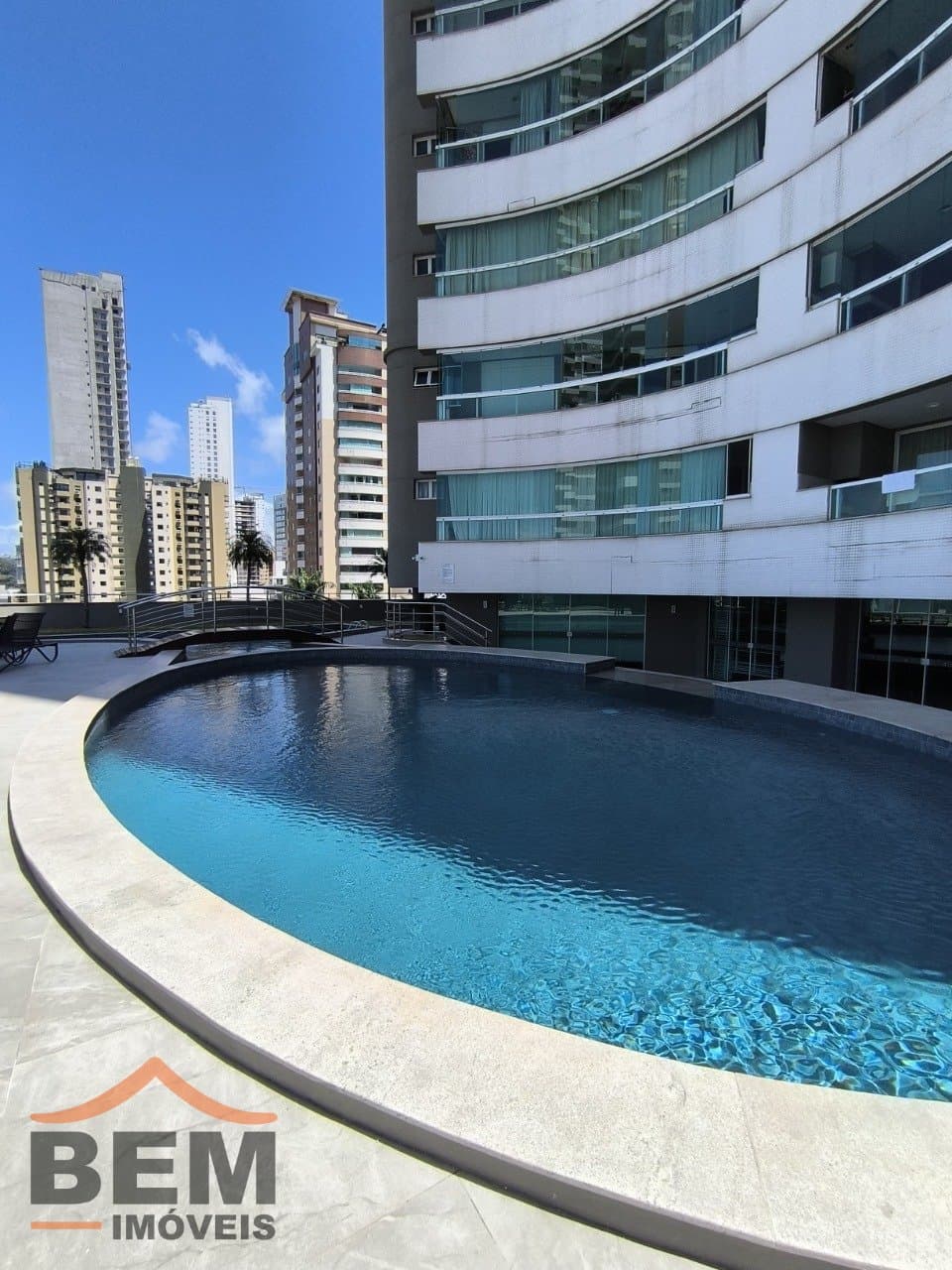 Apartamento para Venda com 3 quartos e 143m² no bairro Centro, em Itajaí