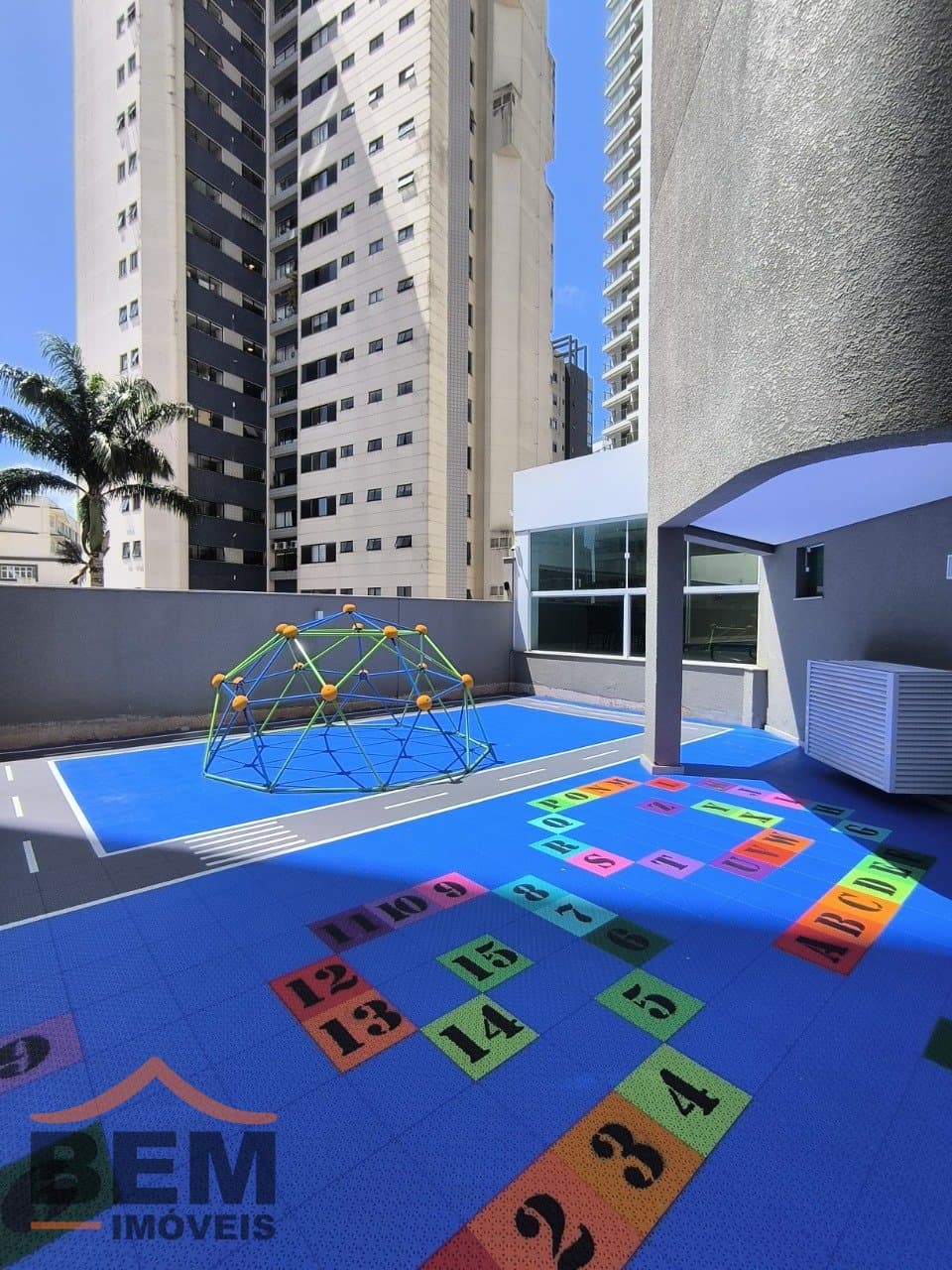 Apartamento para Venda com 3 quartos e 143m² no bairro Centro, em Itajaí