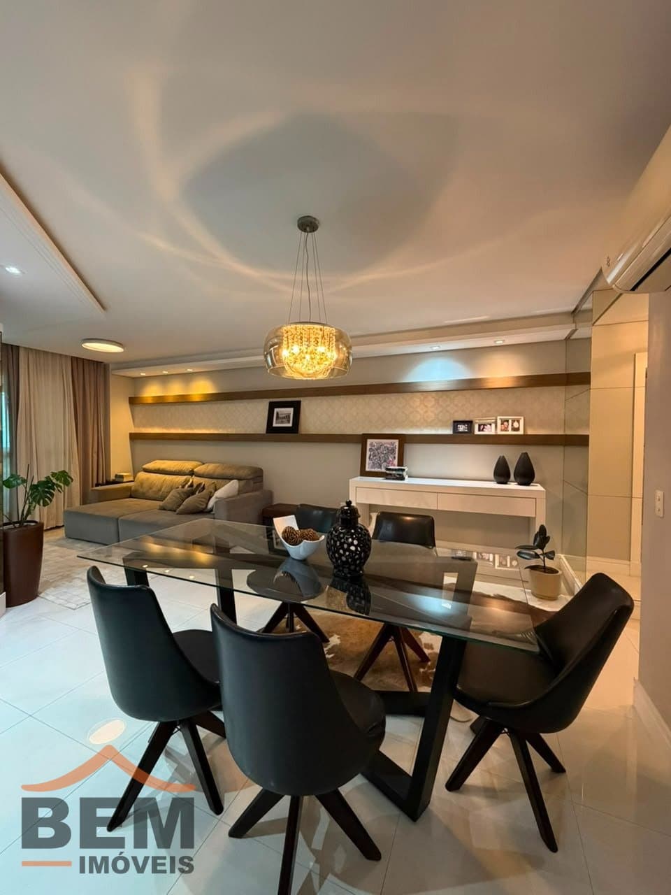 Apartamento para Venda com 3 quartos e 143m² no bairro Centro, em Itajaí
