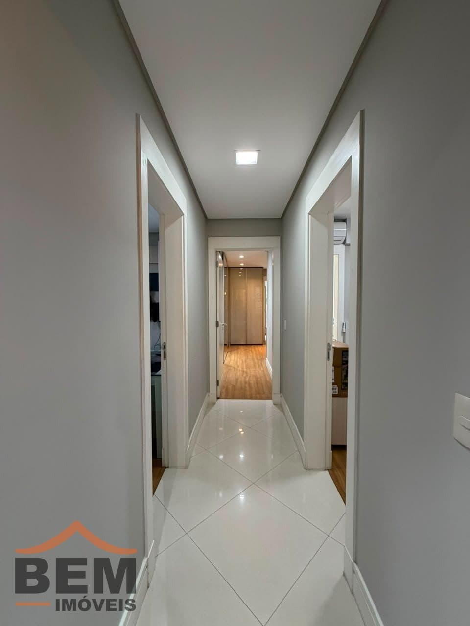 Apartamento para Venda com 3 quartos e 143m² no bairro Centro, em Itajaí
