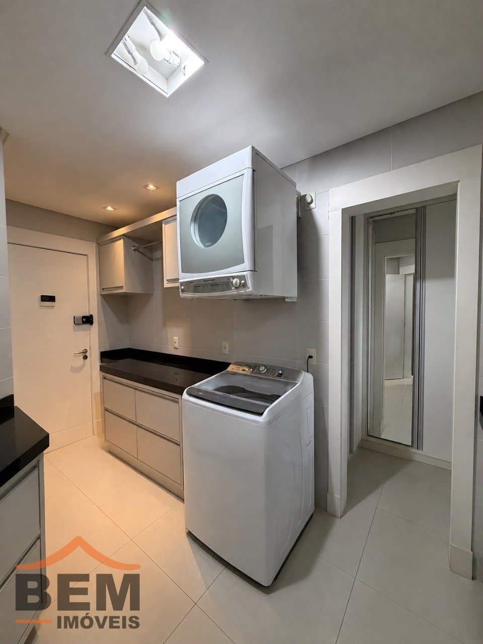 Apartamento para Venda com 3 quartos e 143m² no bairro Centro, em Itajaí