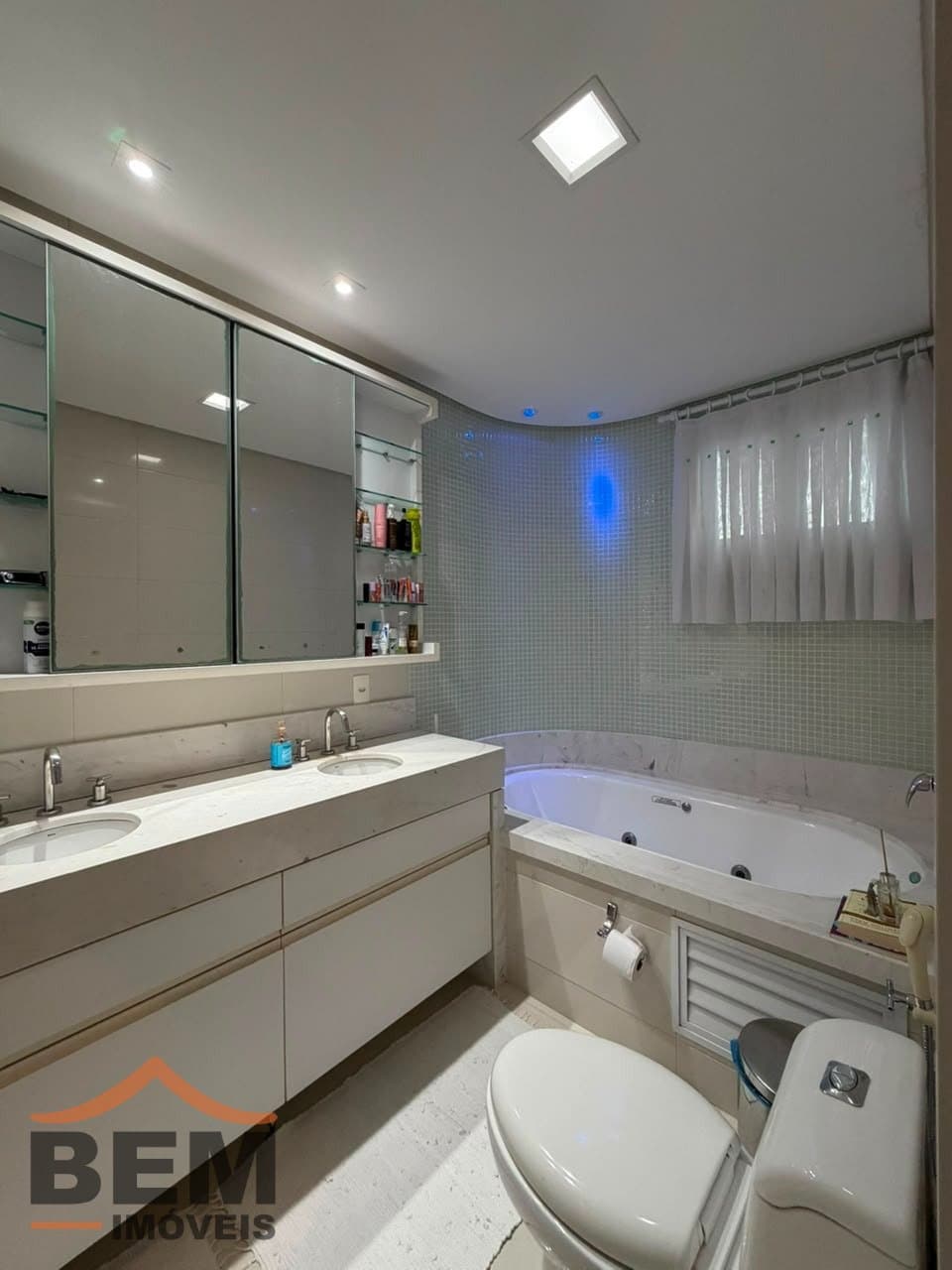 Apartamento para Venda com 3 quartos e 143m² no bairro Centro, em Itajaí