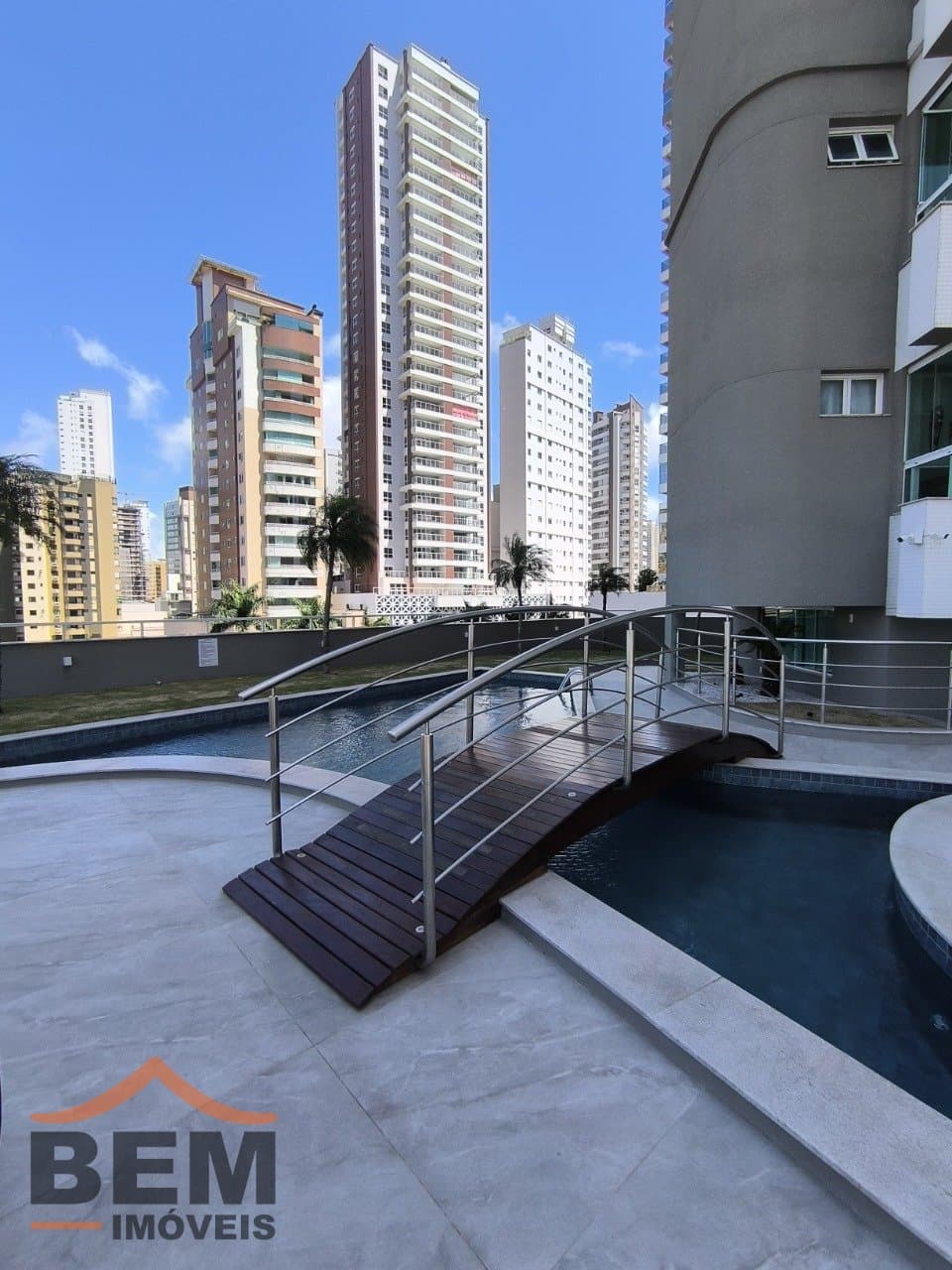 Apartamento para Venda com 3 quartos e 143m² no bairro Centro, em Itajaí