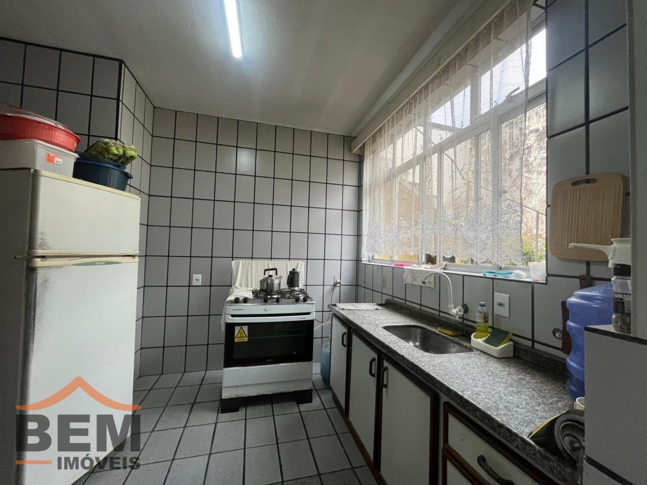 Apartamento para Locação com 4 quartos e 220m² no bairro Centro, em Itajaí: 04 - COZINHA 1