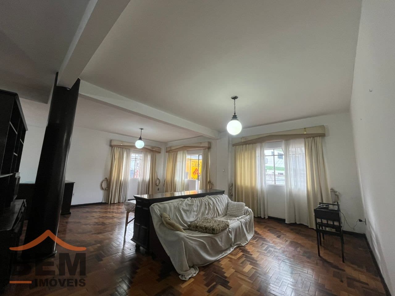Apartamento para Locação com 4 quartos e 220m² no bairro Centro, em Itajaí: 10  - SALA DE ESTAR