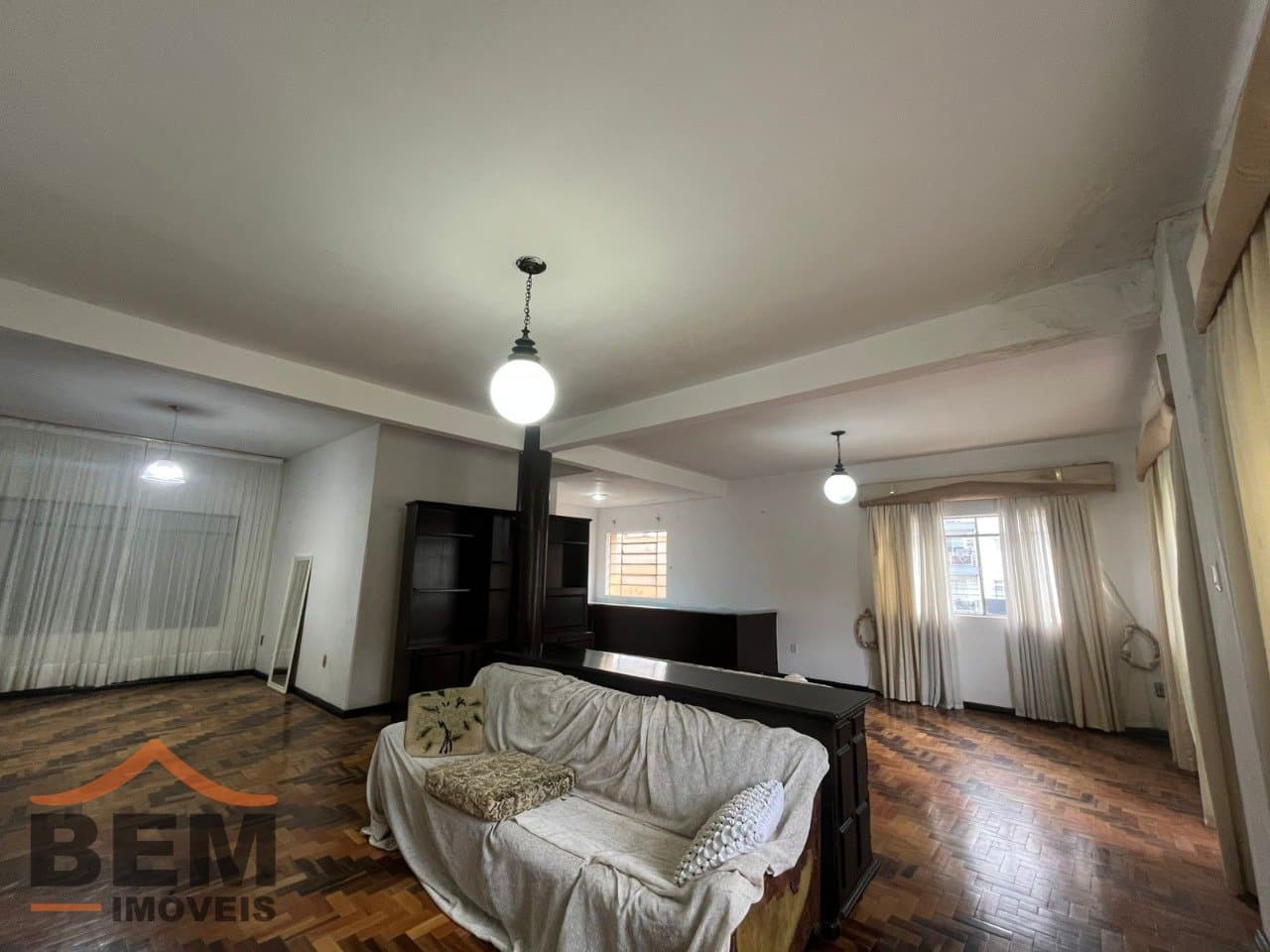Apartamento para Locação com 4 quartos e 220m² no bairro Centro, em Itajaí: 11 - SALA DE ESTAR
