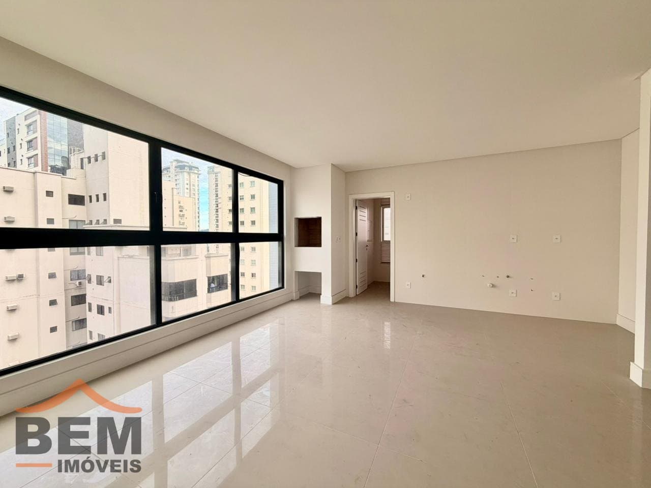 Apartamento para Venda com 3 quartos e 117m² no bairro Centro, em Balneário Camboriú